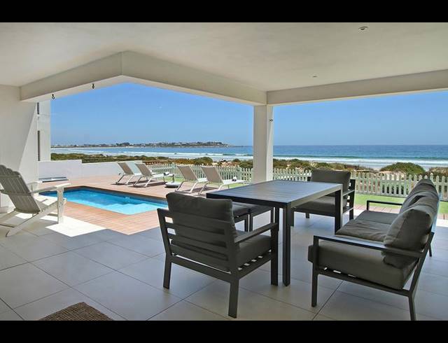 6 BEDROOM HOUSE FOR SALE IN GOLDEN MILE